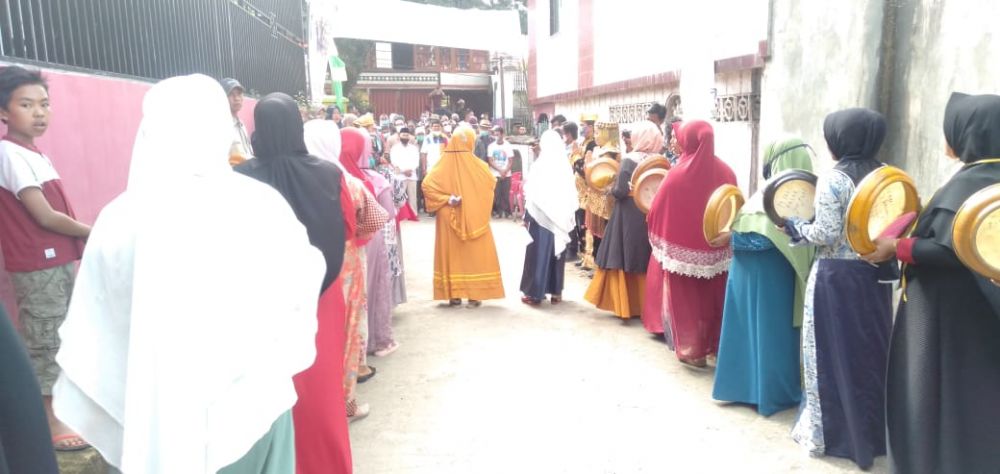 Usai di Sambut Tabuhan Rebana, Emak-emak Nyatakan Dukungan untuk Syafril Nursal