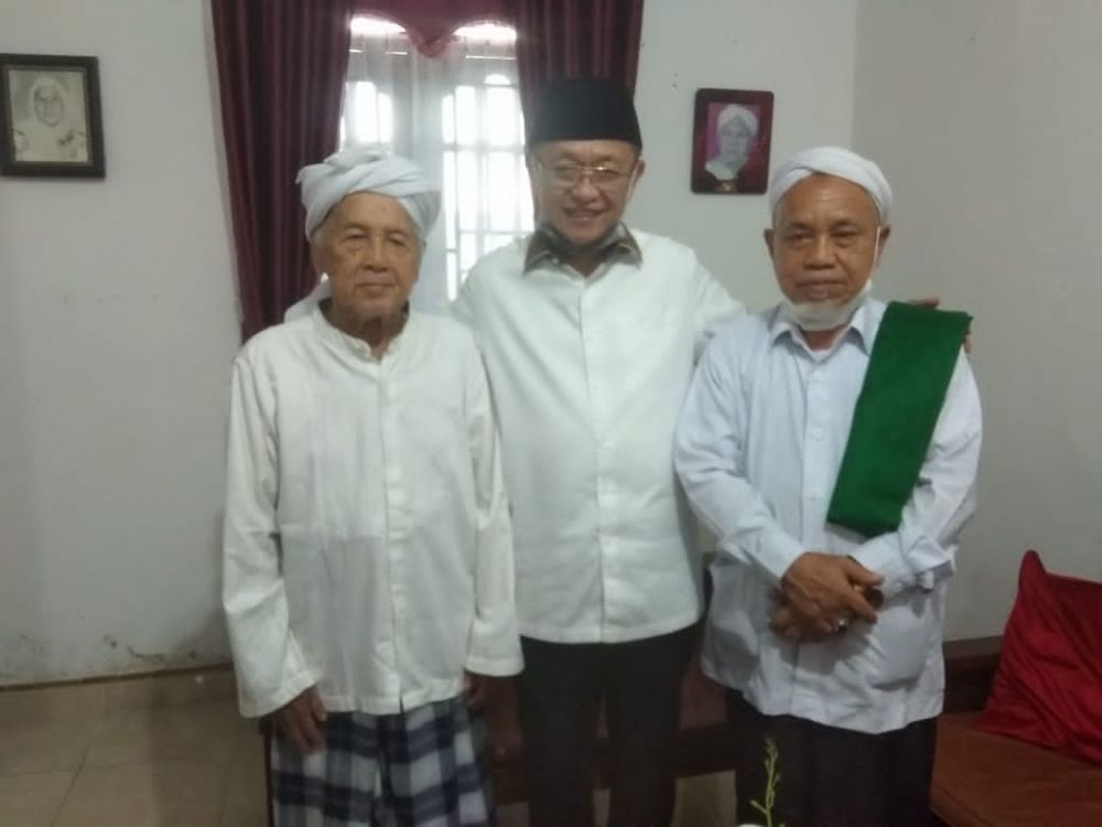 Kyai Aziz Doakan Cek Endra Jadi Gubernur Jambi