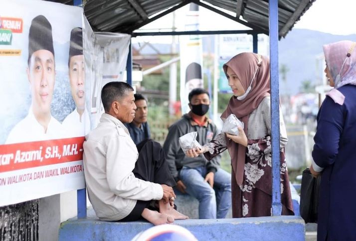 Meski Dihujat Lawan Politik, Beryll Dara Fikar dan Susi Adrino Tetap Konsisten Lanjutkan Program Jum\'at Berka