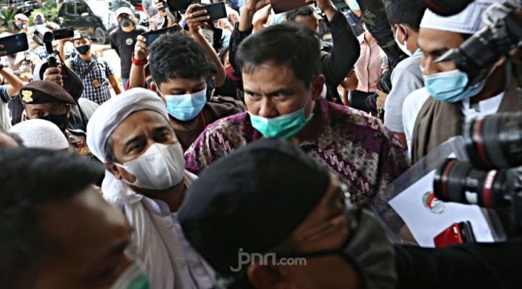 Habib Rizieq Ditahan, Tangannya Diikat, Terdengar Tangisan Histeris