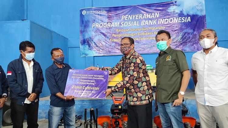 Kantor Perwakilan BI Provinsi Jambi Serahkan Bantuan PSBI