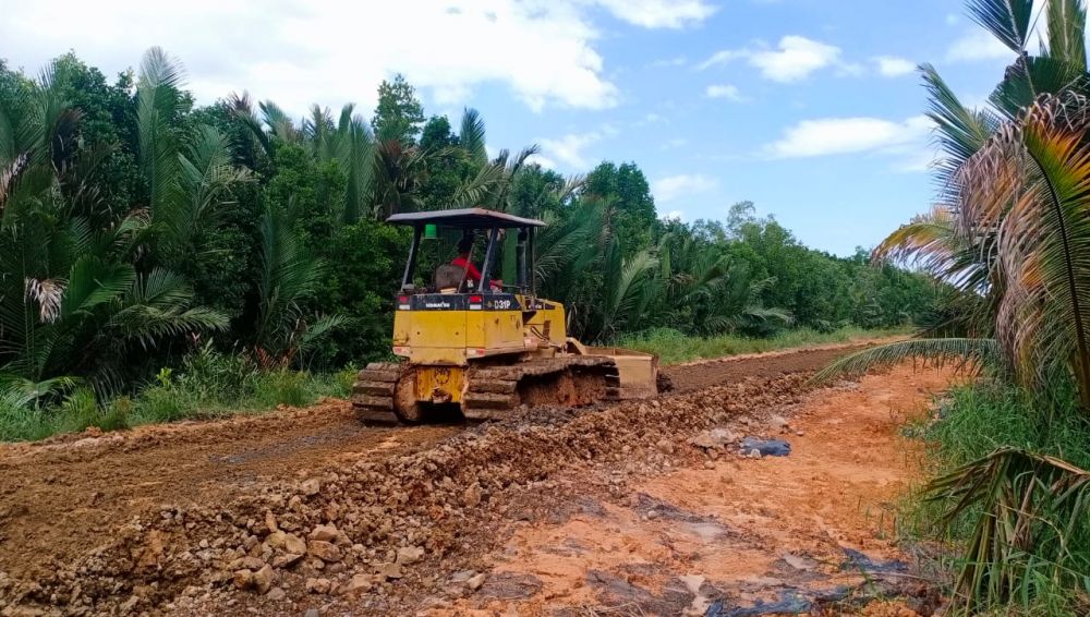 Parah, Pekerjaan Peningkatan Jalan Parit 9 Pangkal Babu Tahun 2020 Masih Dikerjakan