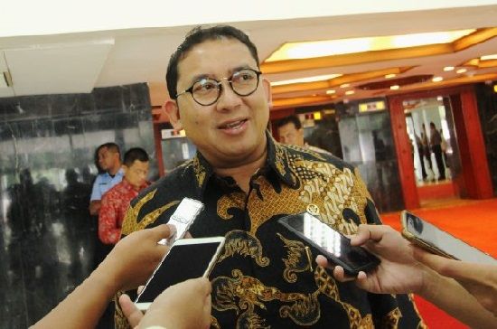 Fadli Zon Tulis Puisi Negeri di Tepi Jurang, Dibumbui Kata-kata Tirani, Utang, Wabah, Kesombongan, hingga Peni