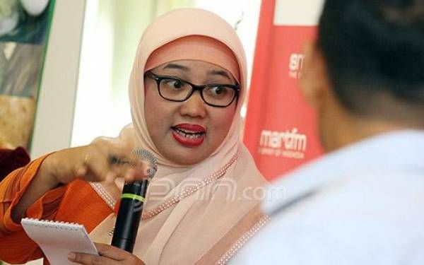 SMKN 2 Padang Wajibkan Siswi Nonmuslim Berjilbab, KPAI: Itu Intoleran & Melanggar HAM