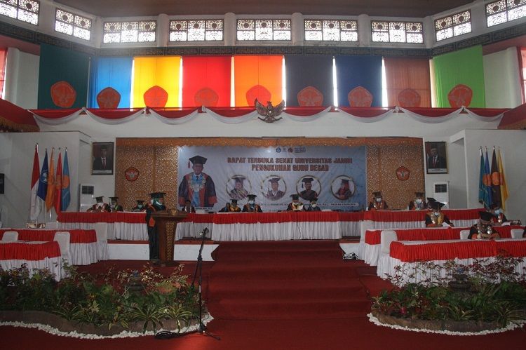 Rektor UNJA Kukuhkan 4 Guru Besar 