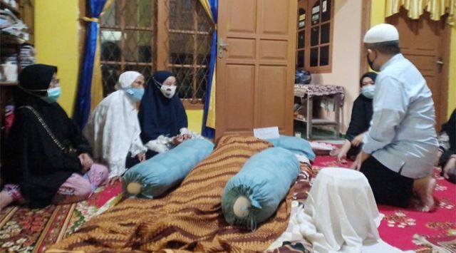 Prof Yuwono Bagikan Foto Dokter Meninggal Usai Divaksin, dr Tifa: Kejadian Seperti Ini Akan Mewarnai 2021