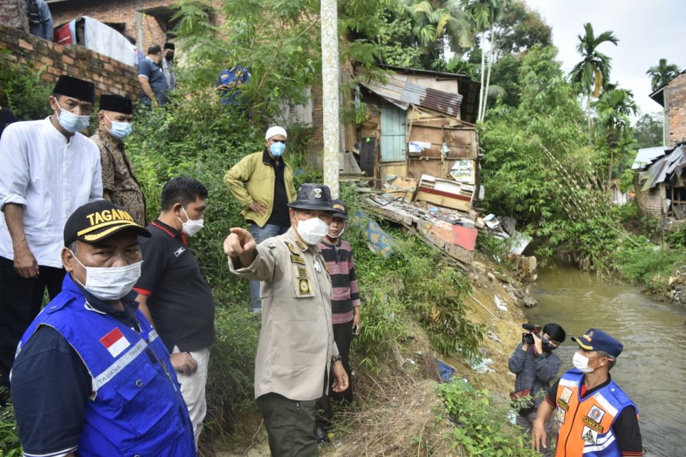 Gerak Cepat, Fasha Tinjau Lokasi Abrasi di Sungai Kenali Besar