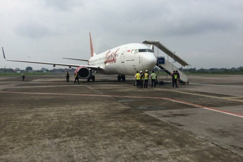 Garuda Indonesia dan Batik Air Mendarat Darurat di Bandara Adi Soemarmo