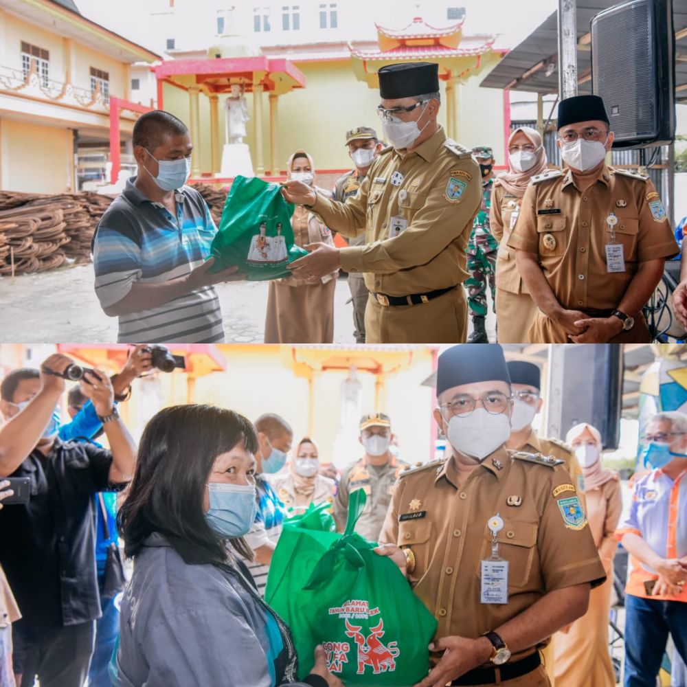 Jelang Imlek, Wako dan Wawako Berbagi Tali Asih