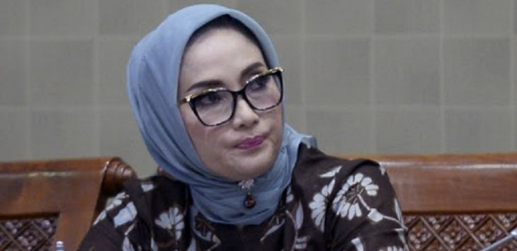 Wanita Cantik Ini Desak Jokowi Balas Surat AHY, Kami Yakin Presiden Tak Akan Mengganggu