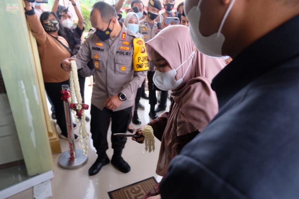 Bupati Masnah Bersama Kapolda Resmikan Gedung Kantor Polsubsektor Sungai Gelam