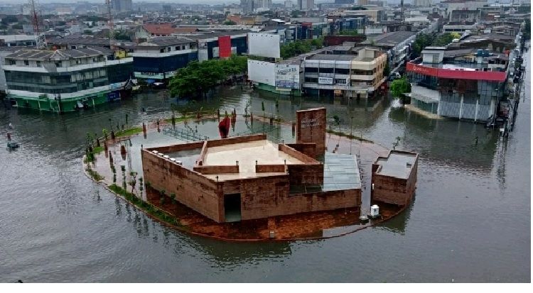 Banjir Semarang Karena Hujan Ekstrem, Andai di Jakarta Tentu Anies Sudah Dibully Habis-habisan