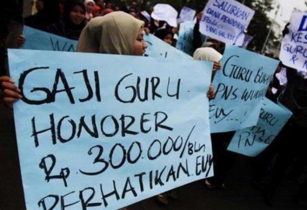 Begini Curhat Guru Honorer yang Dipecat Gegara Unggah Jumlah Gaji di Facebook