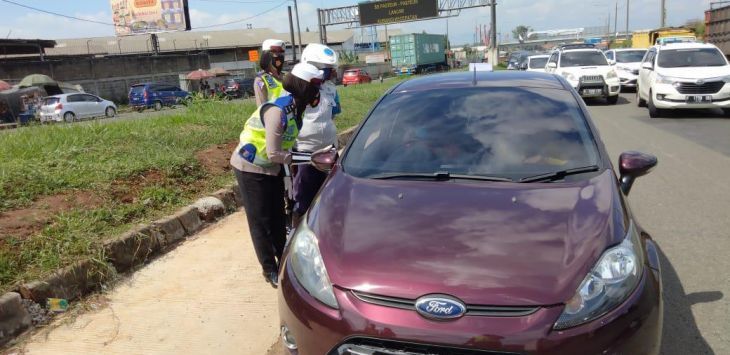 Mau Liburan Tapi Gak Bawa Hasil Rapid Tes? Siap-siap Aja Dihadang Polisi di Tiga Titik Ini