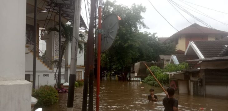 Perumahan Elite Pondok Jaya Mampang Terendam Banjir 2 Meter, Sudah Kayak Lautan