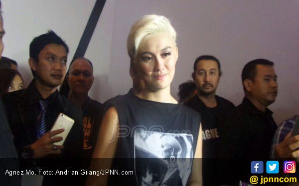 Ternyata, Ini Penyebab Agnez Mo Putus dari Deddy Corbuzier