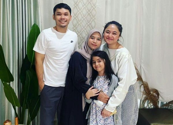 Panutan! Marshanda Pamer Kedekatan dengan Istri Mantan Suaminya