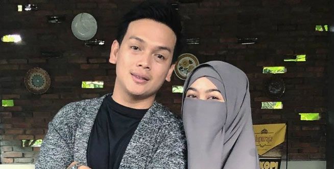 Kisah Cinta Unik, Selebgram Wardah Maulina dan Keinginannya Dimadu Suami