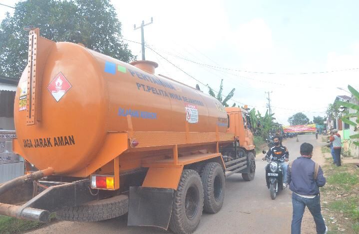 Blokir 9 Titik Jalan, Warga Minta Pertamina Perbaiki Jalan Rusak