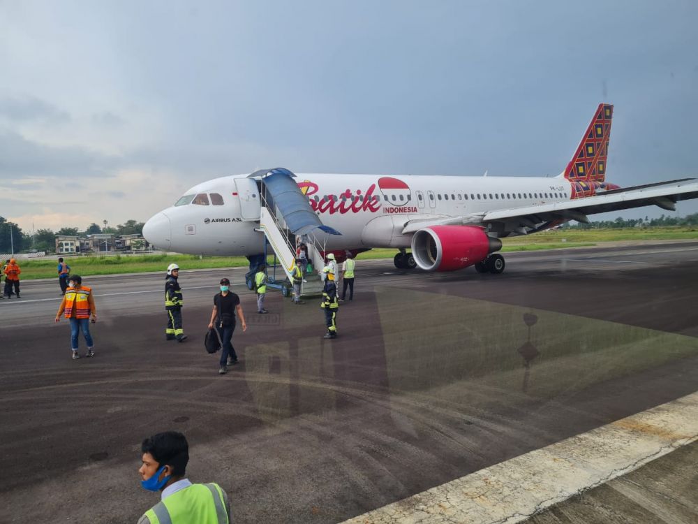 Pesawat Batik Air Putar Balik dan Mendarat Darurat di Jambi, Ini Penjelasan Maskapai