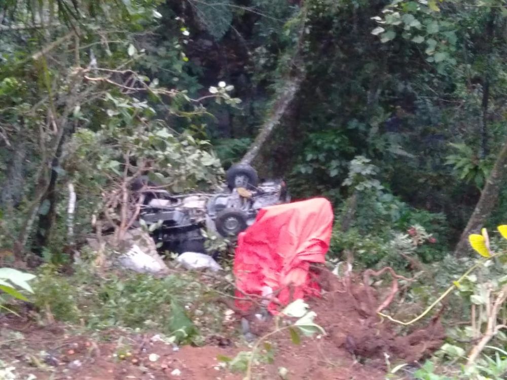 Mobil L300 Bermuatan Sayur Masuk Jurang Sedalam 20 M