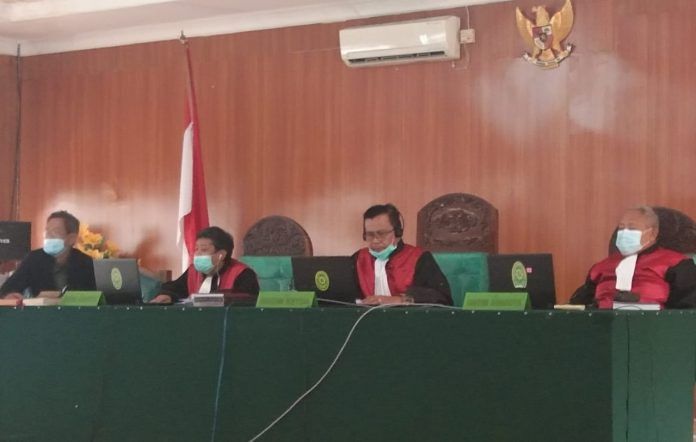 Uang Bantuan Covid-19 Dipakai Main Perempuan dan Judi, Oknum Kades Jadi Pesakitan