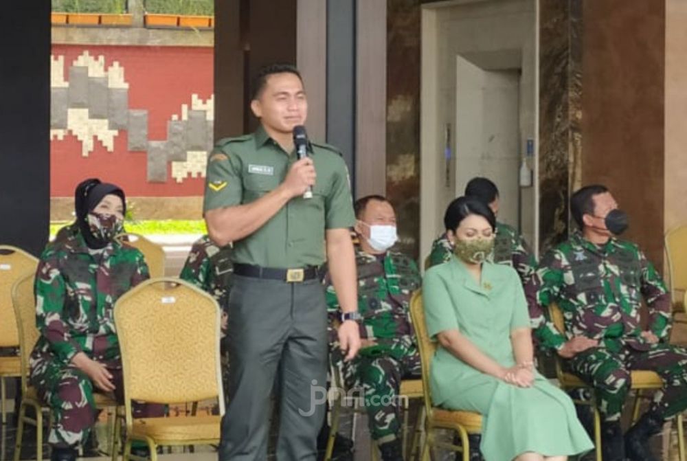 Aprilio Perkasa Manganang Menangis, Suasana Hening