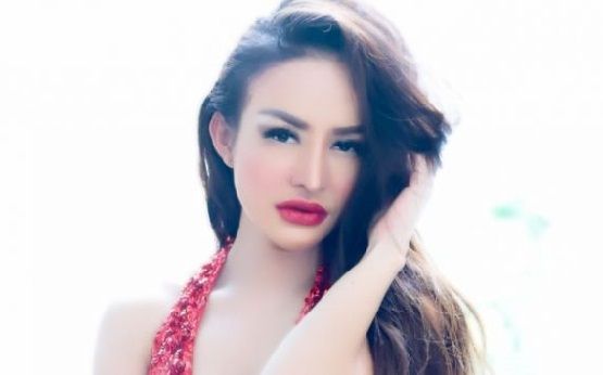 Video Cynthiara Alona Buka Baju dan Celana Viral sebelum Terseret Prostitusi Online