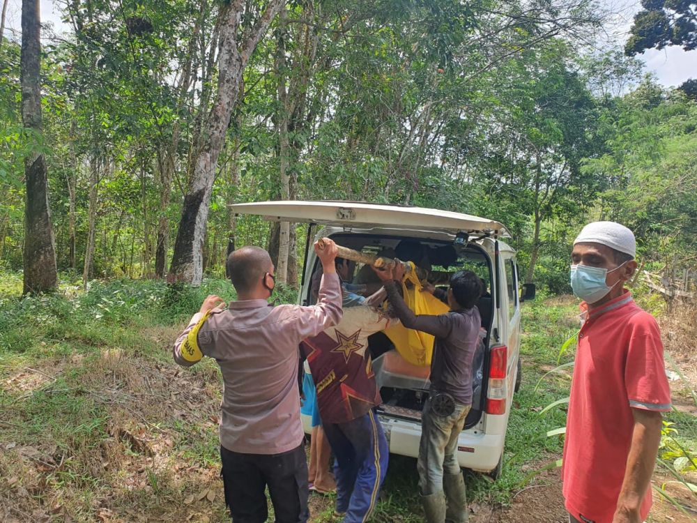 Kakek Tua Ditemukan Membusuk Dalam Pondoknya