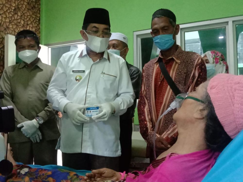 Bupati Tanjabbar Luncurkan Kartu Berobat Gratis