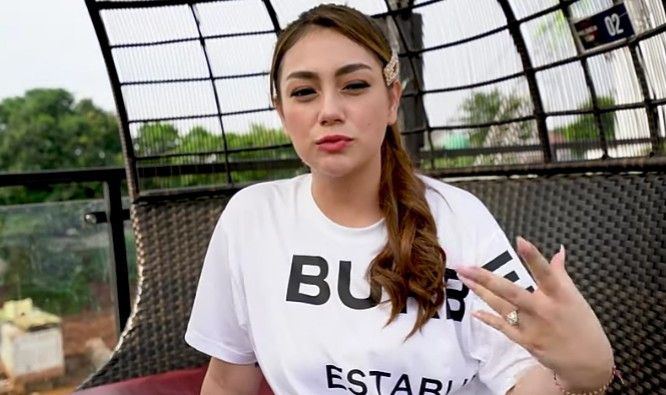 Celine Evangelista Ungkap Momen Pertama Kali Begituan