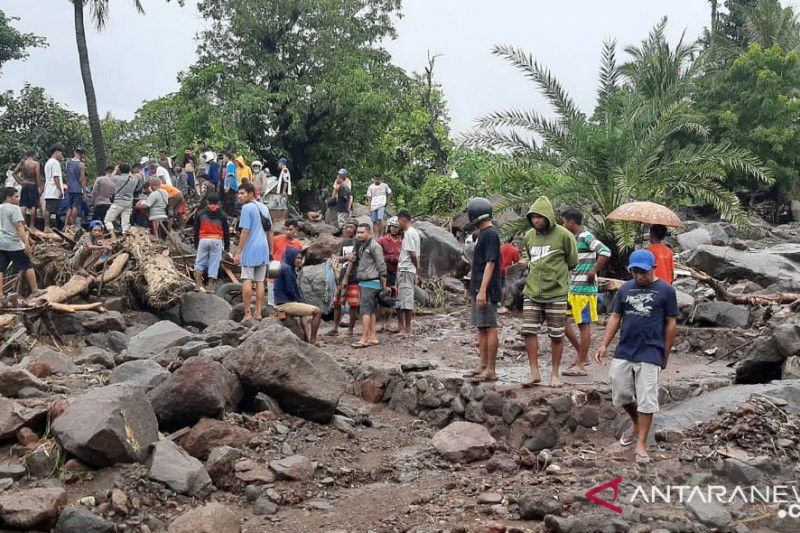 Detik-detik Lahar Dingin Gunung Ili Lewotolok Menerjang 3 Desa, Warga Sedang Tidur