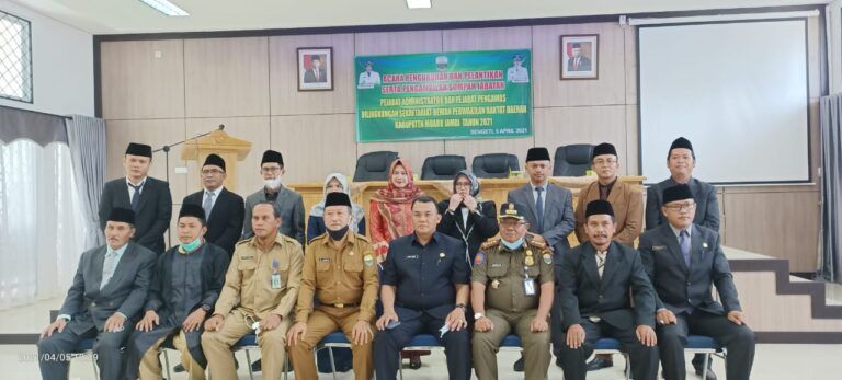 Pemkab Muarojambi Lantik 12 Pejabat Eselon III dan IV di Lingkup Sekretariat Dewan