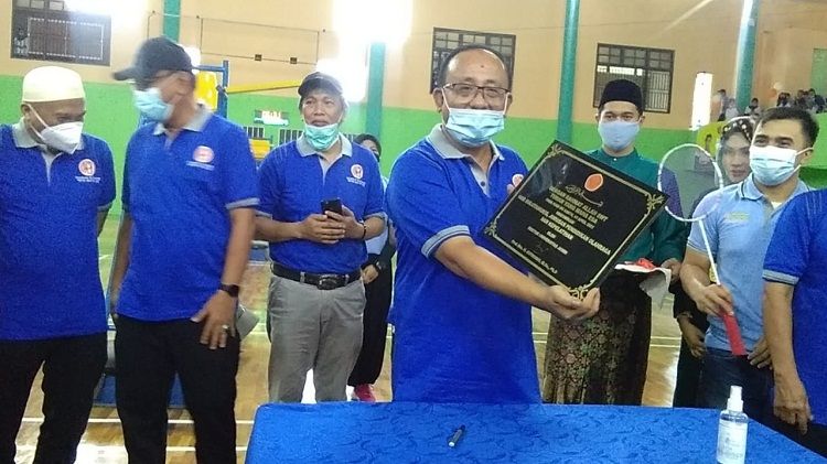 Unja Gelar Kejuaraan Bulutangkis Rektor 