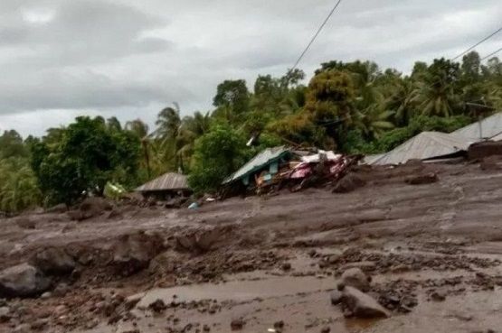 Korban Tewas akibat Longsor di Pulau Adonara Sudah 54 Orang