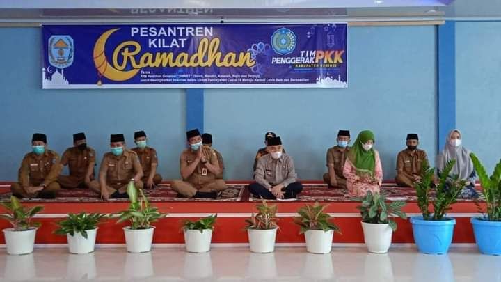 Bupati Adirozal Didampingi Ketua TP PKK Nailil Husna Buka Pesantren Kilat Ramadhan