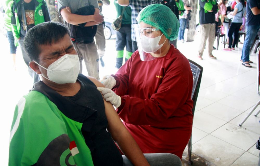 Ratusan Mitra Driver Gojek Divaksinasi Covid-19