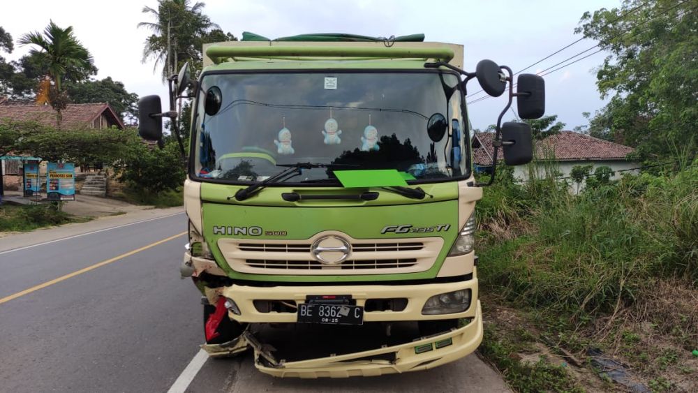 Tabrak Truk PS, 2 Pemuda asal Merlung Tewas 