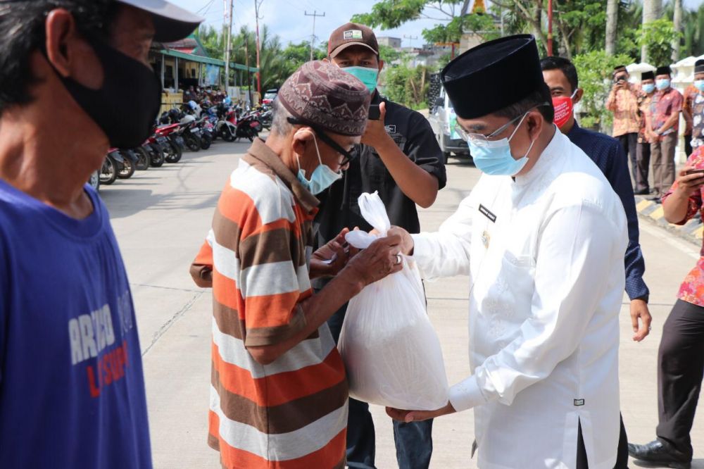 Bupati Tanjabbar Lauching Pembelian Beras Produksi Petani Lokal oleh ASN