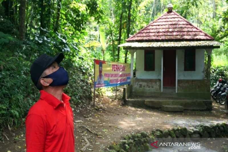 Fajar Mudik Malam Hari, Lewat Jalan Tikus, Lolos Sampai Kampung, Dimasukkan di Rumah Angker