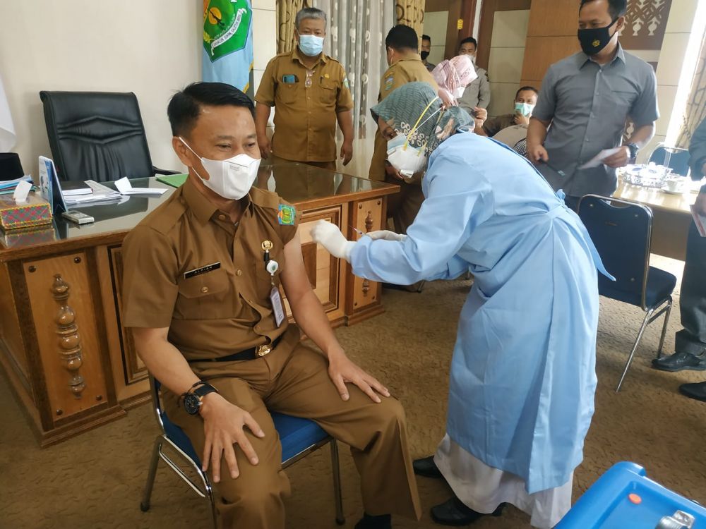 Cegah Covid-19, Vaksinasi Terus Berlanjut Pemberian Dosis ke 2 Dilaksanakan