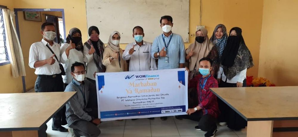 Berkah Ramadhan, WOM Finance Bagikan Bingkisan Ramadhan kepada Janda dan Dhuafa