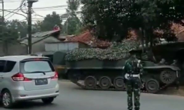 Penyebar Video Hoaks TNI Kerahkan Tank Sekat Pemudik Biar Dibom Ditangkap