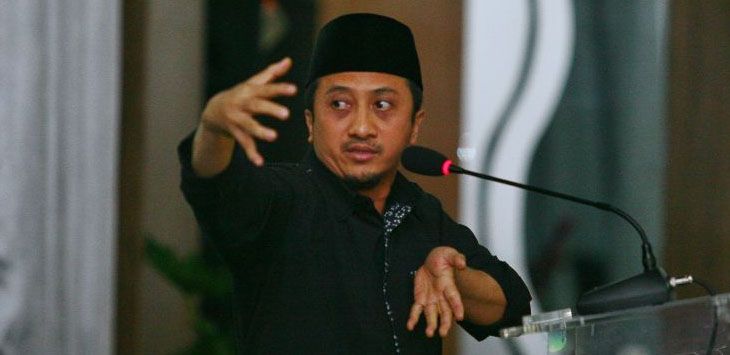 Roy Suryo Ungkap Ustaz Yusuf Mansur Unggah Caption Hoaks Foto Presiden dan Wapres Sungkeman