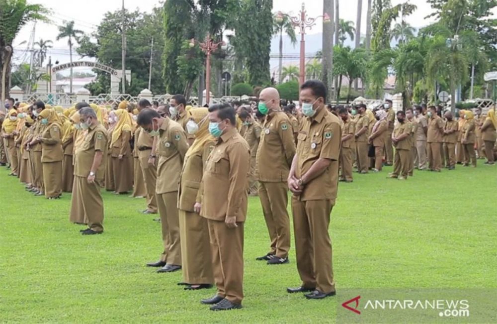 Dapat Hukuman dari Gubernur Sumbar, Sekretaris Daerah Berbaris Terpisah, Diproses