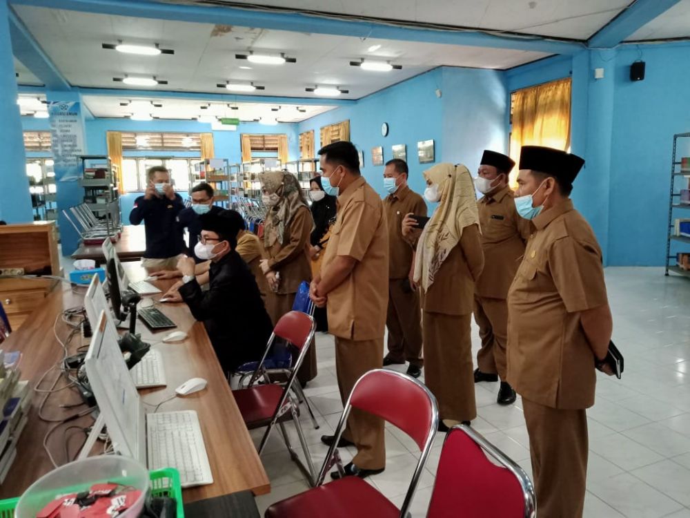 Hari Pertama Masuk Kerja, Rektor UIN STS Jambi Laksanakan Sidak