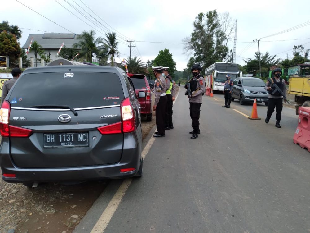 Di Bungo, Waktu Penyekatan Diperpanjang, Puluhan Kendaraan Dipaksa Putar Balik