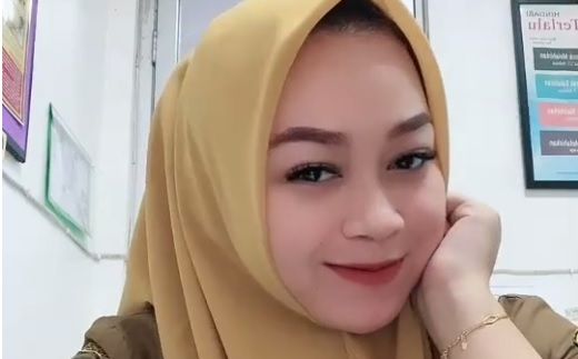 Suami Cuma Main Burung Minta Jatah, Bidan Cantik Ini Pilih Cerai