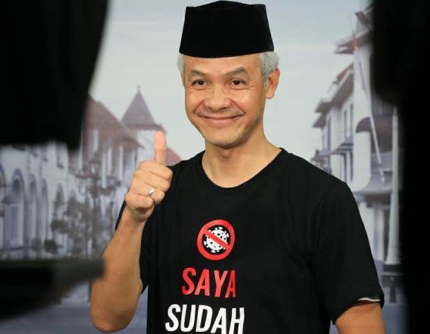 Ganjar Pranowo Tak Diundang di Acara PDIP, Denny Siregar: Hati-hati Lho, Entar Dilamar Partai Lain