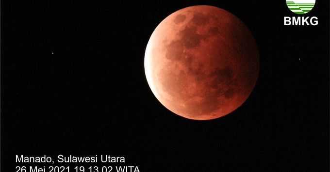 Sekali 195 Tahun, Ini Wujud Puncak Super Blood Moon dari Indonesia